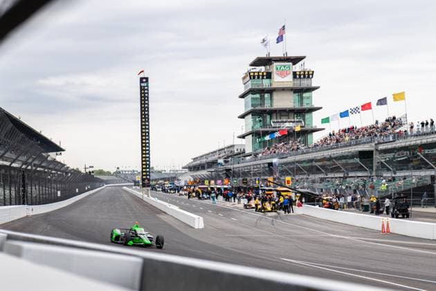 May 15, 2026, Speedway, Indiana, USA: JACK HARVEY, driver of the No. 24 Chevrolet for Dreyer & Reinbold Racing, drives into Turn 1 during Fast Friday of the 110th Indianapolis 500 at Indianapolis Motor Speedway. IndyCar, Indy Car, IRL, USA 2026: Indy 500 Fast Friday Practice  - ZUMAw173 20260515_zsp_w173_007 Copyright: xLukexWelshx