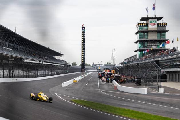 May 15, 2026, Speedway, Indiana, USA: ALEX PALOU, driver of the No. 10 Honda for Chip Ganassi Racing, drives into Turn 1 during Fast Friday of the 110th Indianapolis 500 at Indianapolis Motor Speedway. Speedway USA - ZUMAw173 20260515_zsp_w173_013 Copyright: xLukexWelshx