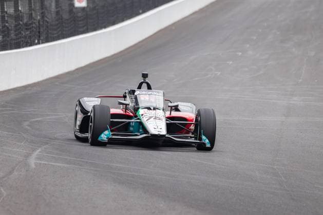 May 15, 2026, Speedway, Indiana, USA: TAKUMA SATO, driver of the No. 75 Honda for Rahal Letterman Lanigan Racing, drives into Turn 1 during Fast Friday of the 110th Indianapolis 500 at Indianapolis Motor Speedway. IndyCar, Indy Car, IRL, USA 2026: Indy 500 Fast Friday Practice  - ZUMAw173 20260515_zsp_w173_020 Copyright: xLukexWelshx