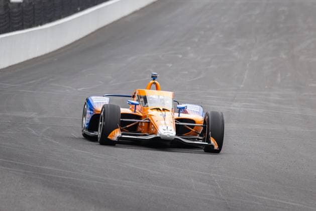 May 15, 2026, Speedway, Indiana, USA: SCOTT DIXON, driver of the No. 9 Honda for Chip Ganassi Racing, drives into Turn 1 during Fast Friday of the 110th Indianapolis 500 at Indianapolis Motor Speedway. Speedway USA - ZUMAw173 20260515_zsp_w173_024 Copyright: xLukexWelshx