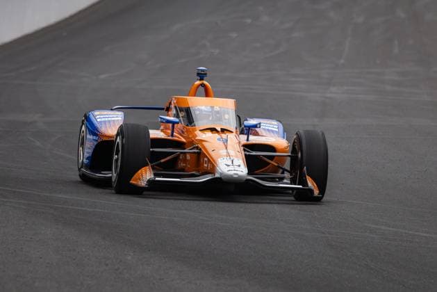 May 15, 2026, Speedway, Indiana, USA: SCOTT DIXON, driver of the No. 9 Honda for Chip Ganassi Racing, drives into Turn 1 during Fast Friday of the 110th Indianapolis 500 at Indianapolis Motor Speedway. IndyCar, Indy Car, IRL, USA 2026: Indy 500 Fast Friday Practice  - ZUMAw173 20260515_zsp_w173_027 Copyright: xLukexWelshx