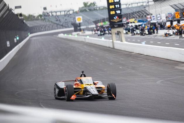 May 15, 2026, Speedway, Indiana, USA: MARCUS ERICSSON, driver of the No. 28 Honda for Andretti Global, drives into Turn 1 during Fast Friday of the 110th Indianapolis 500 at Indianapolis Motor Speedway. IndyCar, Indy Car, IRL, USA 2026: Indy 500 Fast Friday Practice  - ZUMAw173 20260515_zsp_w173_034 Copyright: xLukexWelshx
