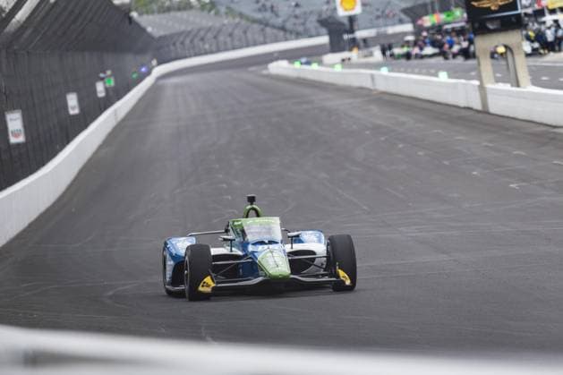 May 15, 2026, Speedway, Indiana, USA: HELIO CASTRONEVES, driver of the No. 06 Honda for Meyer Shank Racing w Curb Agajanian, drives into Turn 1 during Fast Friday of the 110th Indianapolis 500 at Indianapolis Motor Speedway. IndyCar, Indy Car, IRL, USA 2026: Indy 500 Fast Friday Practice  - ZUMAw173 20260515_zsp_w173_041 Copyright: xLukexWelshx