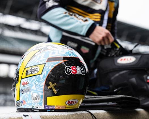 May 15, 2026, Speedway, Indiana, USA: The helmet for ALEXANDER ROSSI, driver of the No. 20 Chevrolet for Ed Carpenter Racing, is placed on pit wall during Fast Friday of the 110th Indianapolis 500 at Indianapolis Motor Speedway. Speedway USA - ZUMAw173 20260515_zsp_w173_051 Copyright: xLukexWelshx