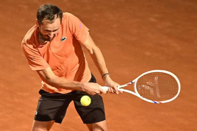 Internazionali BNL D Italia 2026 - Day Eleven Daniil Medvedev competes against Jannik Sinner of Italy during the Internazionali BNL d Italia Day Eleven at Foro Italico on May 15, 2026, in Rome, Italy. Rome Italy Italy  Copyright: xDomenicoxCippitellix originalFilename:cippitelli-itainter260515_npGIo.jpg