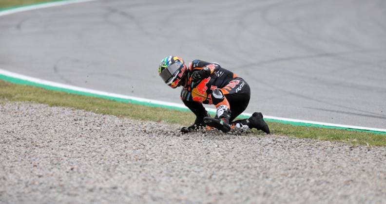 May 15, 2026, Sabadell, Barcelona, Spain: Montmelo Spain May 15, 2026 Brad Binder (33 ZAF KTM) falls off his motorcycle during race at the MotoGP Catalonia Grand Prix 2025 in Montmelo Spain on 15 September 2026 MotoGP 2026: Catalonia Grand Prix  - ZUMAu50_ 20260515_zsp_u50_004 Copyright: xXavixUrgelesx