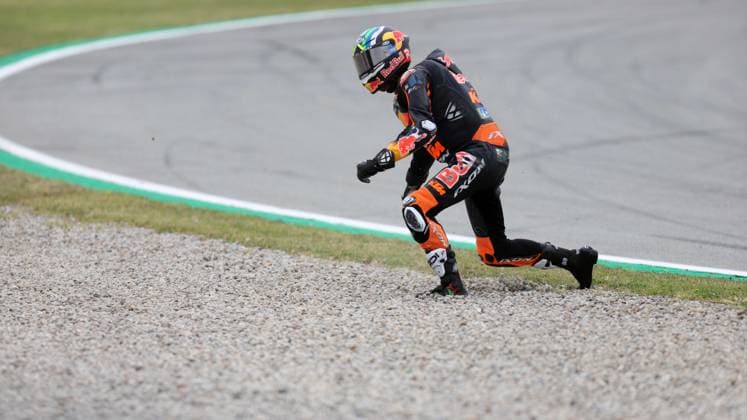May 15, 2026, Sabadell, Barcelona, Spain: Montmelo Spain May 15, 2026 Brad Binder (33 ZAF KTM) falls off his motorcycle during race at the MotoGP Catalonia Grand Prix 2025 in Montmelo Spain on 15 September 2026 MotoGP 2026: Catalonia Grand Prix  - ZUMAu50_ 20260515_zsp_u50_005 Copyright: xXavixUrgelesx