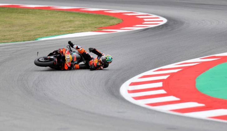 May 15, 2026, Sabadell, Barcelona, Spain: Montmelo Spain May 15, 2026 Brad Binder (33 ZAF KTM) falls off his motorcycle during race at the MotoGP Catalonia Grand Prix 2025 in Montmelo Spain on 15 September 2026 Sabadell Spain - ZUMAu50_ 20260515_zsp_u50_019 Copyright: xXavixUrgelesx