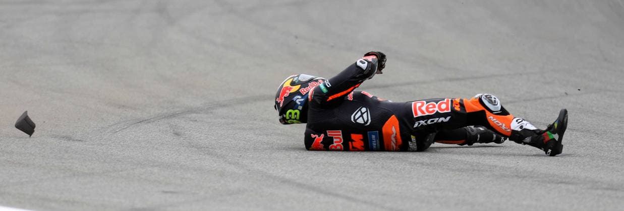 May 15, 2026, Sabadell, Barcelona, Spain: Montmelo Spain May 15, 2026 Brad Binder (33 ZAF KTM) falls off his motorcycle during race at the MotoGP Catalonia Grand Prix 2025 in Montmelo Spain on 15 September 2026 MotoGP 2026: Catalonia Grand Prix  - ZUMAu50_ 20260515_zsp_u50_026 Copyright: xXavixUrgelesx