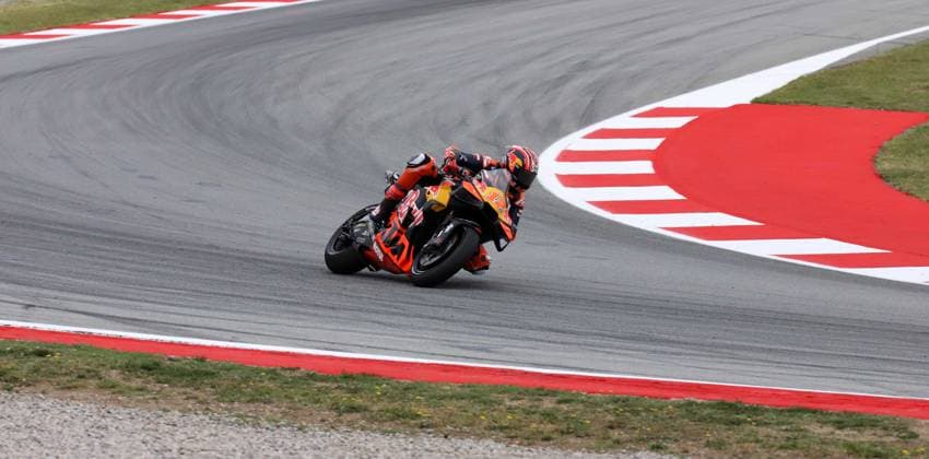 May 15, 2026, Sabadell, Barcelona, Spain: Montmelo Spain May 15, 2026 Maverick VioÂ±ales (12 ESP KTM Tech 3) during race at the MotoGP Catalonia Grand Prix 2025 in Montmelo Spain on 15 September 2026 MotoGP 2026: Catalonia Grand Prix  - ZUMAu50_ 20260515_zsp_u50_046 Copyright: xXavixUrgelesx