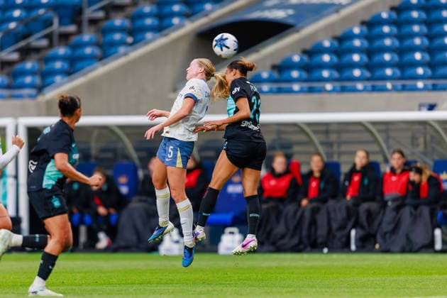May 15, 2026, Seattle, Washington, USA: Seattle Reign FC Forward MADDIE DAHLIEN (5) and NY Gotham FC Forward MIDGE PURCE ( 23) in action during a NWSL 2026 regular season game between Seattle Reign FC and NY Gotham FC at Lumen Field in Seattle on May 15, 2026. Gotham FC won 2:0. Seattle USA - ZUMAw150 20260515_zsp_w150_009 Copyright: xJasonxWangx