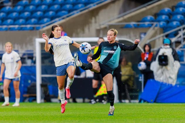 May 15, 2026, Seattle, Washington, USA: NY Gotham FC Midfielder JAELIN HOWELL ( 7) and Seattle Reign FC Forward HOLLY WARD (12) in action during a NWSL 2026 regular season game between Seattle Reign FC and NY Gotham FC at Lumen Field in Seattle on May 15, 2026. Gotham FC won 2:0. 2026 Soccer: NWSL Seattle Reign 0:2 NY Gotham  - ZUMAw150 20260515_zsp_w150_010 Copyright: xJasonxWangx