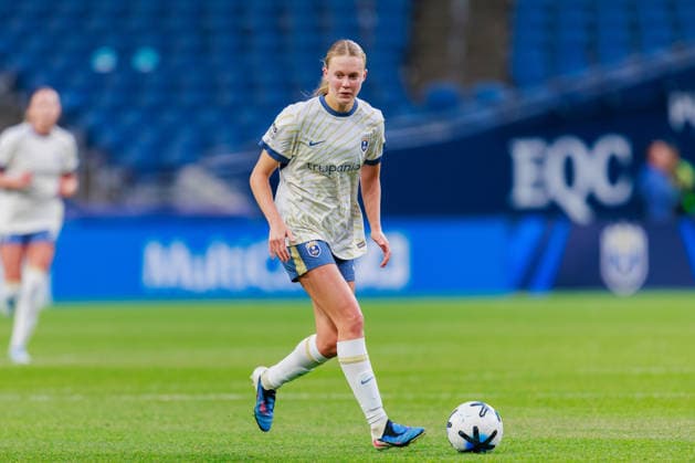 May 15, 2026, Seattle, Washington, USA: Seattle Reign FC Forward MADDIE DAHLIEN (5) in action during a NWSL 2026 regular season game between Seattle Reign FC and NY Gotham FC at Lumen Field in Seattle on May 15, 2026. Gotham FC won 2:0. Seattle USA - ZUMAw150 20260515_zsp_w150_017 Copyright: xJasonxWangx