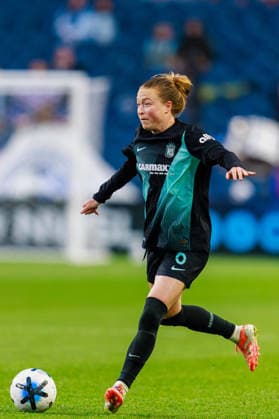 May 15, 2026, Seattle, Washington, USA: NY Gotham FC Defender EMILY SONNETT ( 6) in action during a NWSL 2026 regular season game between Seattle Reign FC and NY Gotham FC at Lumen Field in Seattle on May 15, 2026. Gotham FC won 2:0. 2026 Soccer: NWSL Seattle Reign 0:2 NY Gotham  - ZUMAw150 20260515_zsp_w150_034 Copyright: xJasonxWangx