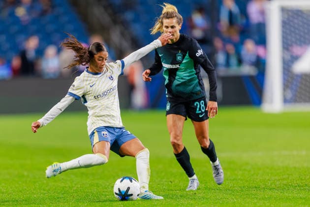 May 15, 2026, Seattle, Washington, USA: Seattle Reign FC Midfielder SAM MEZA (20) in action during a NWSL 2026 regular season game between Seattle Reign FC and NY Gotham FC at Lumen Field in Seattle on May 15, 2026. Gotham FC won 2:0. Seattle USA - ZUMAw150 20260515_zsp_w150_035 Copyright: xJasonxWangx
