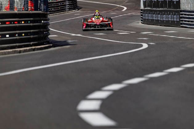 2026 FORMULA E MONACO ePRIX 01 ROWLAND Oliver (gbr), Nissan Formula E Team, Nissan e-4ORCE 05, action during the Monaco ePrix, 9th and 10th round of the 2025-26 ABB FIA Formula E World Championship, WM, Weltmeisterschaft on the Circuit de Monaco from Mai 16 to 17, 2026 in Monte-Carlo, Monaco - Monte-CarloMonaco  Copyright: xJULIENxDELFOSSEx