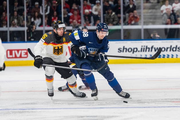 xxkeikkaxx 20260515 Swiss Life Arena, Zurich, Switzerland. IIHF Ice hockey, Eishockey World Championships match Finland vs Germany Urho Vaakanainen (58) of Team Finland Frederik Tiffels (95) of Team Germany Photo by Pasi Suokko All Over Press  1.06181066