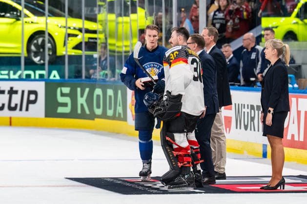 xxkeikkaxx 20260515 Swiss Life Arena, Zurich, Switzerland. IIHF Ice hockey, Eishockey World Championships match Finland vs Germany The best players of the match from both teams Anton Lundell (15) of Team Finland Philipp Grubauer (30) of Team Germany Photo by Pasi Suokko All Over Press  1.06181489
