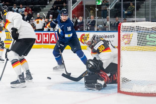 xxkeikkaxx 20260515 Swiss Life Arena, Zurich, Switzerland. IIHF Ice hockey, Eishockey World Championships match Finland vs Germany Aleksander Barkov (16) of Team Finland Philipp Grubauer (30) of Team Germany Photo by Pasi Suokko All Over Press  1.06181073