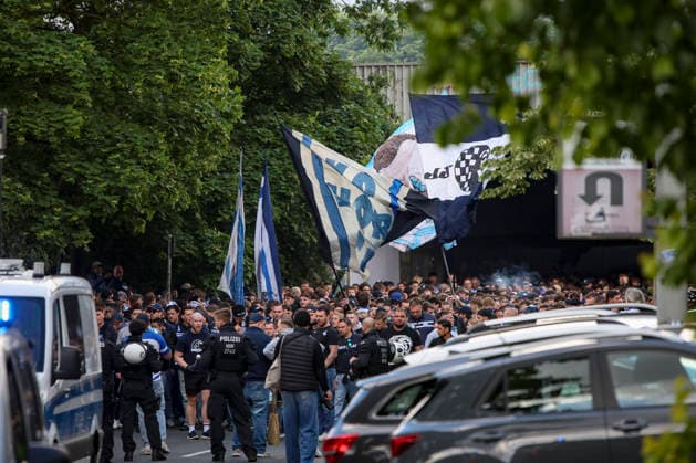 16 05 2026, GER, Football, Men, 3 Liga, Season 2025 2026, MSV Duisburg Viktoria Köln the fan march of MSV Duisburg before the match Duisburg schauinsland reisen Arena Nordrhein Westfalen Germany Copyright: xAdrianxSchlüterx