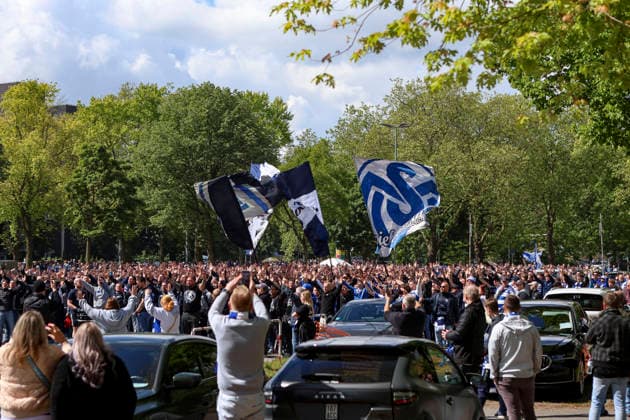 16 05 2026, GER, Football, Men, 3 Liga, Season 2025 2026, MSV Duisburg Viktoria Köln the fan march of MSV Duisburg before the match Duisburg schauinsland reisen Arena Nordrhein Westfalen Germany Copyright: xAdrianxSchlüterx
