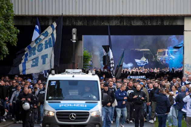 16 05 2026, GER, Football, Men, 3 Liga, Season 2025 2026, MSV Duisburg Viktoria Köln the fan march of MSV Duisburg before the match Duisburg schauinsland reisen Arena Nordrhein Westfalen Germany Copyright: xAdrianxSchlüterx