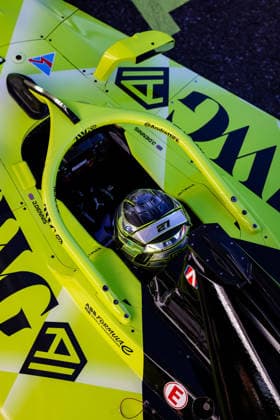 Jake Dennis Andretti Formula E, 27 first free practice Free Practice 1, helmet, pit lane, ABB FIA Formula E World Championship, Monaco e Prix 2026, Monte Carlo, season 12 2025 26, lap 9, 16 05 2026, ABB FIA Formula E World Championship, Monaco e Prix 2026, Monte Carlo, season 12 2025 26, lap 9, 16 05 2026 Monte Carlo Copyright: xEibner-Pressefoto LauraxRoemerx EP_LRR