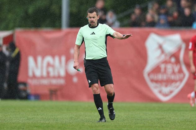 16 05 2026, Men, Soccer, Season 2025 2026, Regionalliga Bayern, Matchday 34 TSV Aubstadt SpVgg Bayreuth Referee Manuel Steigerwald TSV Karlburg in his 100th and last Regionalliga match Sulzfeld Schulstadion Aubstadt NGN Arena Bayern Germany