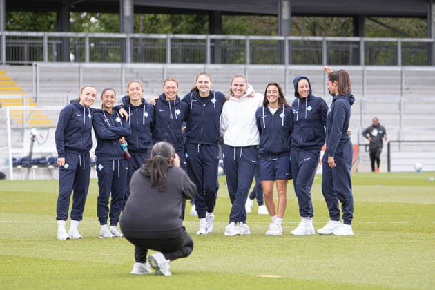 LONDON, ENGLAND - MAY 16: London City Lionesses team having a group photo before the Barclays Women?s Super League match between London City Lionesses and Aston Villa at Copperjax Community Stadium on May 16th 2026 (Photo by Emily Bittarello SPP). Copyright: xEmilyxBittarellox xSPPx Sportspressphoto_SPR147588