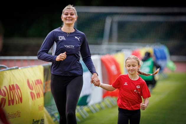 Lotto Deichmeeting Neuwied, 16 05 2026 Lara Siemer Düsseldorf Athletics at the presentation of the Lotto Deichmeeting on 16 05 2026 in the Rhein Wied Stadium, Neuwied Rhineland Palatinate Copyright: xBEAUTIFULxSPORTS B.Hoffmannx