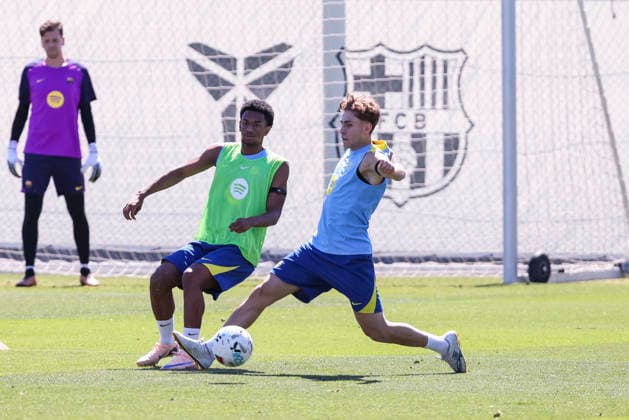 May 16, 2026, Sant Joan Despi, Barcelona, SPAIN: Alejandro Balde and Fermin Lopez during the training day of FC Barcelona, Barca ahead the Spanish League, Laliga EA Sports, football match against Real Betis at Ciudad Esportiva Joan Gamper on May 16, 2026 in Sant Joan Despi, Barcelona, Spain. FC Barcelona Training And press conference, PK, Pressekonferenz - LaLiga EA Sports  - ZUMAa181 20260516_zaa_a181_089 Copyright: xJavierxBorregox