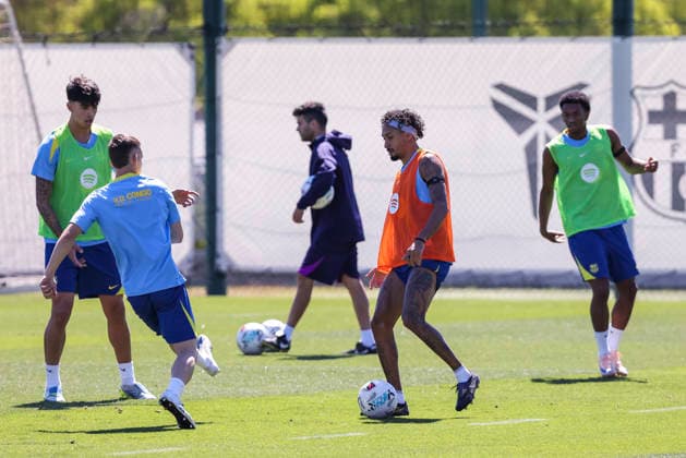 May 16, 2026, Sant Joan Despi, Barcelona, SPAIN: Raphinha during the training day of FC Barcelona, Barca ahead the Spanish League, Laliga EA Sports, football match against Real Betis at Ciudad Esportiva Joan Gamper on May 16, 2026 in Sant Joan Despi, Barcelona, Spain. FC Barcelona Training And press conference, PK, Pressekonferenz - LaLiga EA Sports  - ZUMAa181 20260516_zaa_a181_113 Copyright: xJavierxBorregox