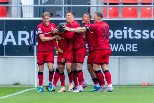 Ingolstadt, Germany 16 May 2026 3 Liga 2025 2026 Sp 38 FC Ingolstadt 04 vs SV Waldhof Mannheim In the picture in the Traube Goalscorer Yann Sturm FCI cheers with his teammates after his goal for 1 0, DFB regulations prohibit any use of photographs as image sequences and or quasi video Audi Sportpark Bayern Copyright: xFotostandx xSchäferx