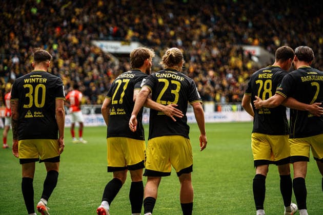 Germany Soccer 3 League Men 2025 2026, 38 Matchday TSV Alemannia Aachen vs TSV Havelse Tivoli Aachen Goal Lars Gindorf Alemannia Aachen, 23 , cheers, emotions, joy, heart, Mika Schroers Alemannia Aachen, 27 Copyright: xThiemoxRudolphx