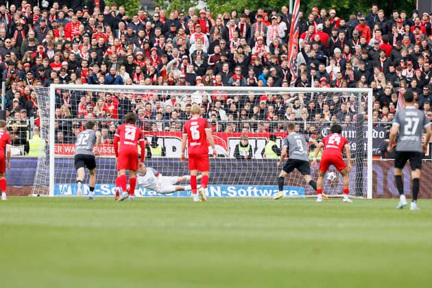 Soccer 3 Liga 38 Matchday SSV Ulm Rot Weiss Essen on 16 05 2026 At the Donaustadion in Ulm Jakob Golz Rot Weiss Essen Penalty goal