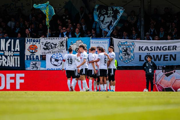 Team SC Verl in celebration after goal to 1 0 by Berkan Taz SC Verl, 10 GER, SC Verl vs TSV 1860 Muenchen, Football, 3 Liga, 38 Matchday, Season 2025 2026, 16 05 2026 DFL Regulations prohibit any use of photographers as image sequences and or quasi video GER, SC Verl vs TSV 1860 Muenchen, Football, 3 Liga, 38 Matchday, Season 2025 2026, 16 05 2026 Verl Copyright: xEibner-Pressefoto JanxRollingerx EP_JSK