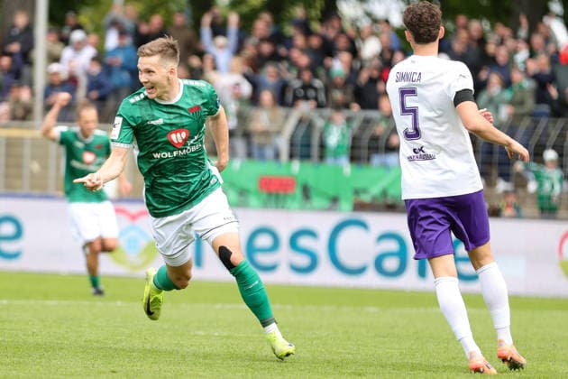 16 05 2026, Football, Men, Third League, 38 Matchday 3 League Season 2025 2026 FC Schweinfurt 05 FC Erzgebirge Aue From left Goalscorer Sebastian Müller FC Schweinfurt 05, 37 celebrates his 1 0 Schweinfurt Riedel Bau Arena in Sachs Stadio Bayern Unterfranken Germany