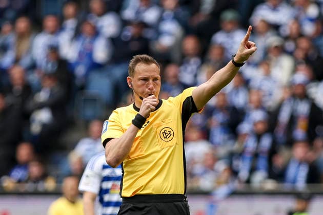 16 05 2026, GER, Soccer, Men, 3 Liga, Season 2025 2026, MSV Duisburg Viktoria Köln Referee Martin Petersen gestures, gestures and facial expressions Duisburg schauinsland reisen Arena Nordrhein Westfalen Germany Copyright: xAdrianxSchlüterx