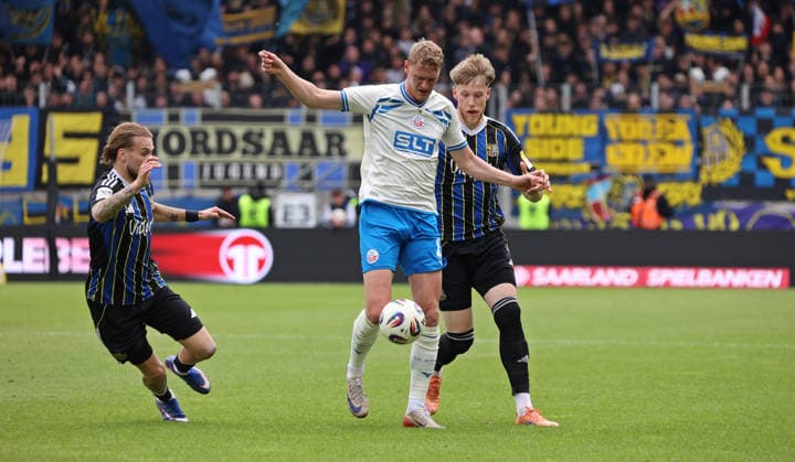 16 05 2026, Football, Men, 3 League, Season 2025 2026, 1 FC Saarbrücken FC Hansa Rostock, Niko Bretschneider 1 FC Saarbruecken Joel Bichsel 1 FC Saarbruecken Emil Holten FC Hansa Rostock Saarbrücken Ludwigsparkstadion Saarland Germany DEU Copyright: xFabianxKleerx