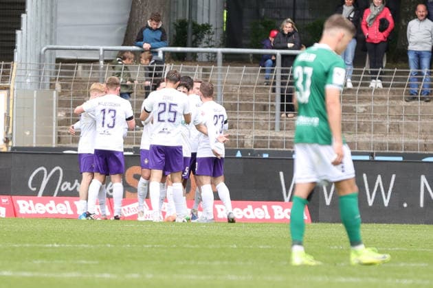 16 05 2026, Football, Men, Third League, 38 Matchday 3 League Season 2025 2026 FC Schweinfurt 05 FC Erzgebirge Aue Aue celebrates the goal to 2 1 Schweinfurt Riedel Bau Arena in Sachs Stadio Bayern Unterfranken Germany