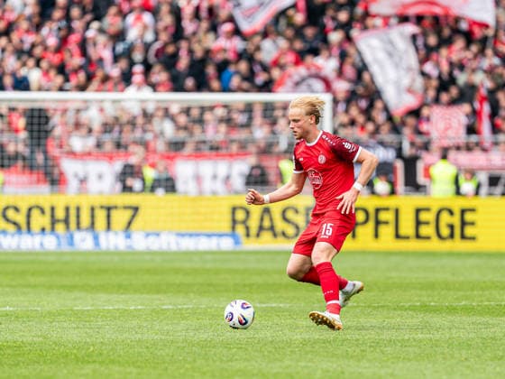 Ben Huening Rot Weiss Essen, 15 on the ball, GER, SSV Ulm 1846 vs Rot Weiss Essen, Football, 3 Liga, Season 2025 2026, 16 05 2026, DFB DFL regulations prohibit any use of photographs as image sequences and or quasi video GER, SSV Ulm 1846 vs Rot Weiss Essen, Football, 3 Liga, Season 2025 2026, 16 05 2026 Ulm Copyright: xMichaelxSchmidt Eibner-Pressefotx EP_MST