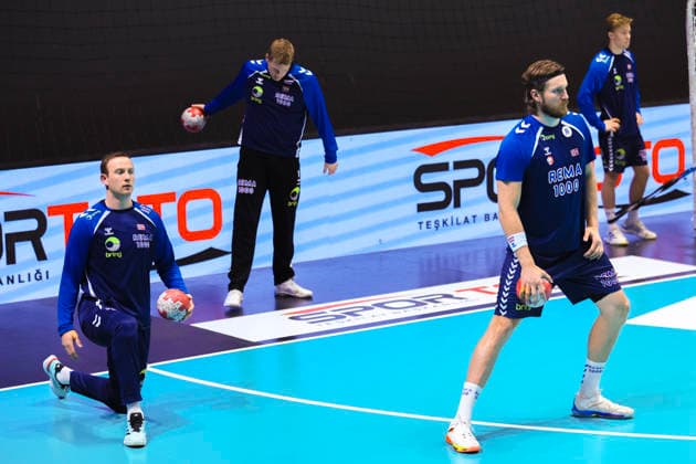 Men s World Cup qualifying match in handball Turkey Norway Ankara 20260516 Norway s Vetle Ronningen and Robin Paulsen Haug before the World Championship qualifying match in men s handball between Turkey and Norway at the THF Spor Complex in Ankara Photo Adem Atlan NTB Ankara Turkey EDITORIAL USE ONLY RESTRICTED USE FOR BETTING COMPANIES  Copyright: xAdemxAltanx xNTBx
