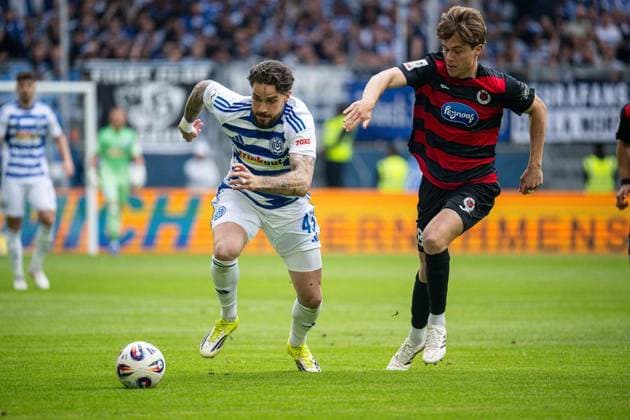 3 Liga MSV Duisburg Viktoria Köln FOR EDITORIAL PURPOSES ONLY p Soccer 3 Liga MSV Duisburg Viktoria Köln on 16 05 26 at Schauinsland Reisen Arena in Duisburg Lex Tyger Lobinger Duisburg ,left Tim Kloss Viktoria Köln ,right Duisburg Copyright JakobxKlos Copyright: JakobxKlos doc85vcw73axj71j3fllh78 ,EDITORIAL USE ONLY Copyright: JakobxKlos