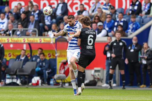 16 05 2026, GER, Soccer, Men, 3 Liga, Season 2025 2026, MSV Duisburg Viktoria Köln Rasim Bulic MSV Duisburg and Tobias Eisenhuth Viktoria Köln in the fight for the ball Duisburg schauinsland reisen Arena Nordrhein Westfalen Germany Copyright: xAdrianxSchlüterx