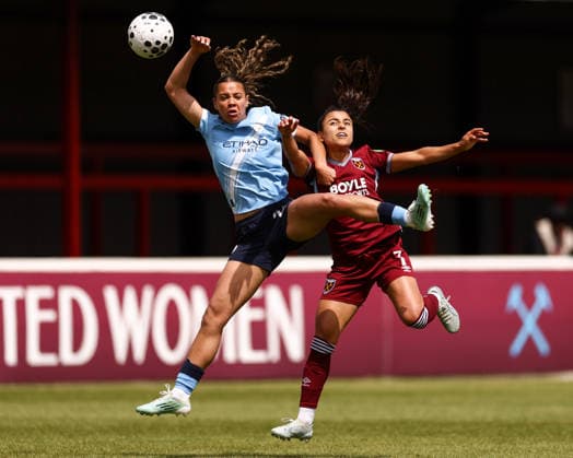 West Ham United gegen Manchester City WSL 16. Mai 2026, London Women s Super League West Ham United gegen Manchester City Iman Beney von Manchester City und Ines Belloumou von West Ham United Foto Jacques Feeney Abseits London UK  Copyright: xJacquesxFeeneyx xOffsidexOffside