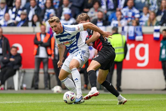 16 05 2026, GER, Soccer, Men, 3 Liga, Season 2025 2026, MSV Duisburg Viktoria Köln Thilo Töpken MSV Duisburg and Tim Kloss Viktoria Köln in the battle for the ball Duisburg schauinsland reisen Arena Nordrhein Westfalen Germany Copyright: xAdrianxSchlüterx