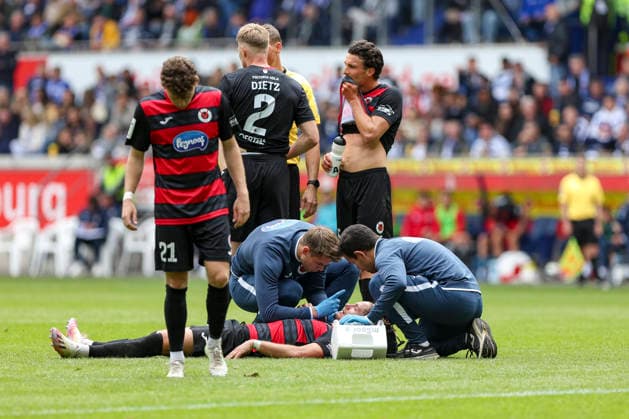 16 05 2026, GER, Soccer, Men, 3 Liga, Season 2025 2026, MSV Duisburg Viktoria Köln Tobias Eisenhuth Viktoria Köln is injured on the ground Duisburg schauinsland reisen Arena Nordrhein Westfalen Germany Copyright: xAdrianxSchlüterx