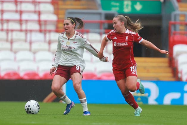 Liverpool FC Women v Arsenal FC women - Women s Super League 25 26 Arsenal FC women s Mariona Caldentey holding off Kirsty MacLean during match against Liverpool Women - Women s Super League 16.05.2026 Liverpool Anfield Stadium United Kingdom Copyright: xZacharyxLockex