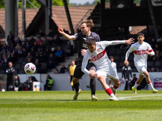 Lars Kehl VfL Osnabrueck, 18 , Samuele Di Benedetto VfB Stuttgart II, 08 GER, VfB Stuttgart II vs VfL Osnabrueck, Football, 3 Bundesliga, 38 Matchday, Season 2025 2026, 16 05 2026 GER, VfB Stuttgart II vs VfL Osnabrueck, Football, 3 Bundesliga, 38 Matchday, Season 2025 2026, 16 05 2026 Aspach Copyright: xEibner-Pressefoto CarstenxSchwerx EP_CSG