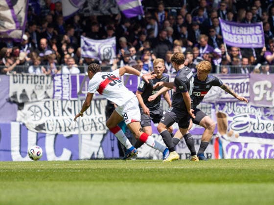 Nuha Jatta VfB Stuttgart II, 39 deht by the defense of Vfl Osnabrueck GER, VfB Stuttgart II vs VfL Osnabrueck, Football, 3 Bundesliga, 38 Matchday, Season 2025 2026, 16 05 2026 GER, VfB Stuttgart II vs VfL Osnabrueck, Football, 3 Bundesliga, 38 Matchday, Season 2025 2026, 16 05 2026 Aspach Copyright: xEibner-Pressefoto CarstenxSchwerx EP_CSG